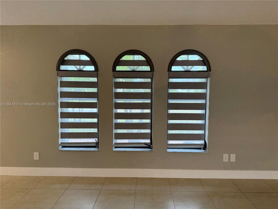 出租: $2,300 (3 贝兹, 2 浴室, 0 平方英尺)