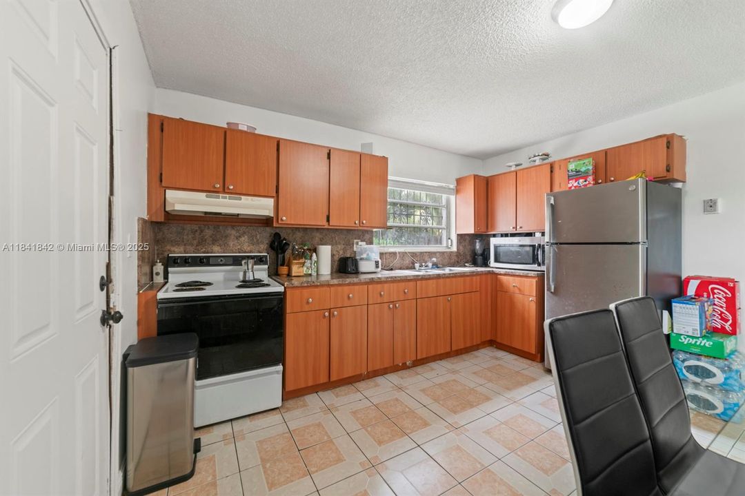 Recently Sold: $648,000 (0 beds, 0 baths, 1690 Square Feet)