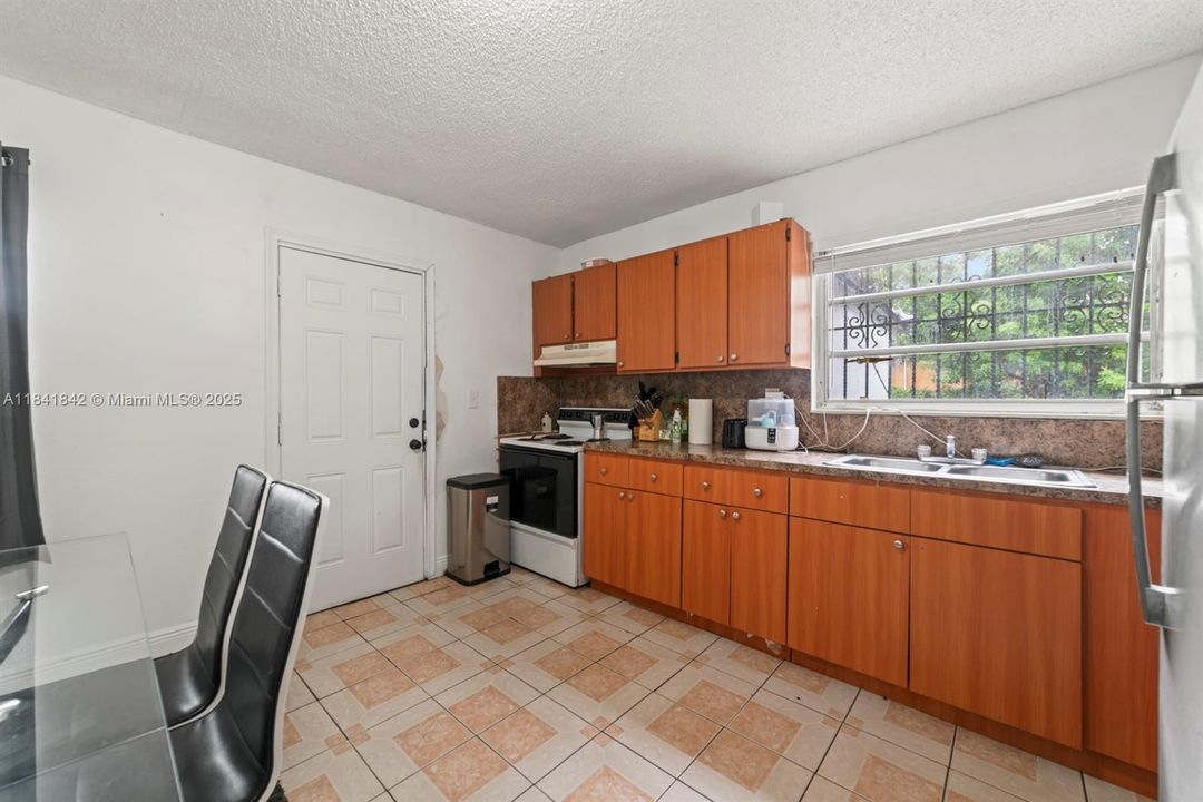 Recently Sold: $648,000 (0 beds, 0 baths, 1690 Square Feet)