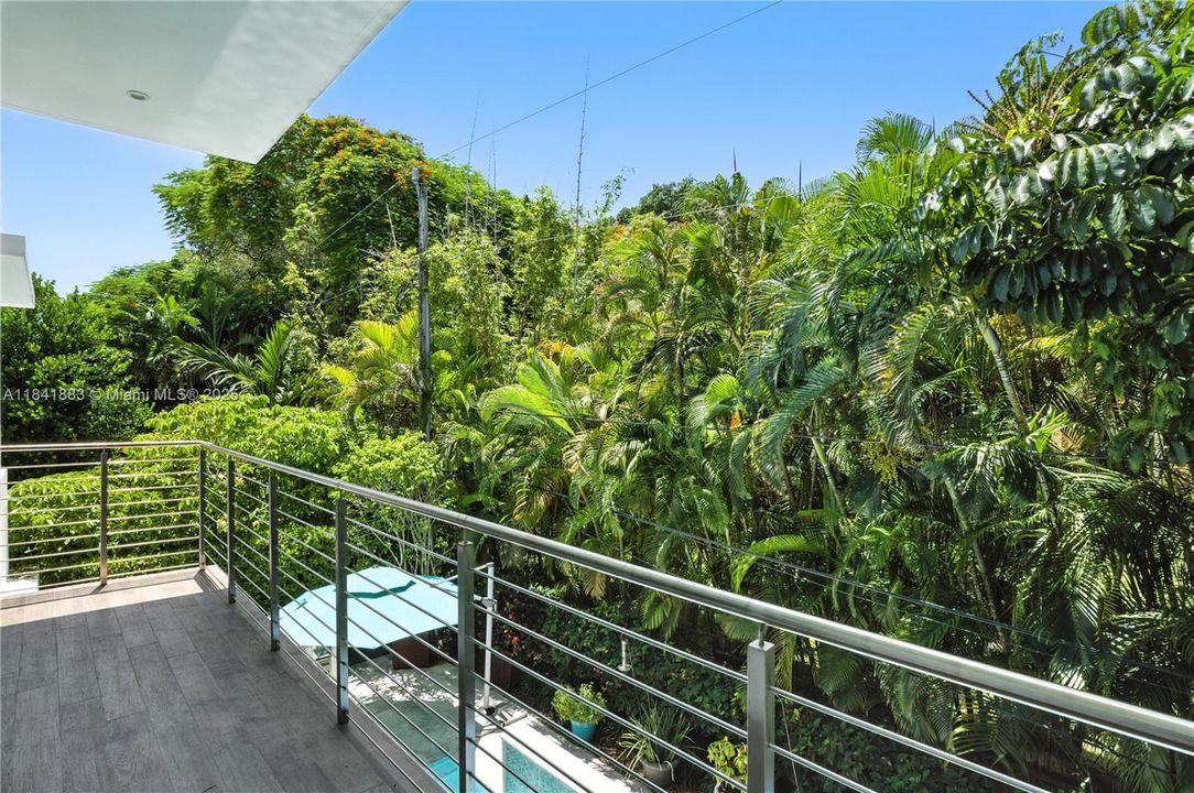 Active With Contract: $3,795,000 (4 beds, 3 baths, 3751 Square Feet)