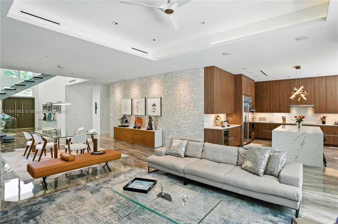 Active With Contract: $3,795,000 (4 beds, 3 baths, 3751 Square Feet)