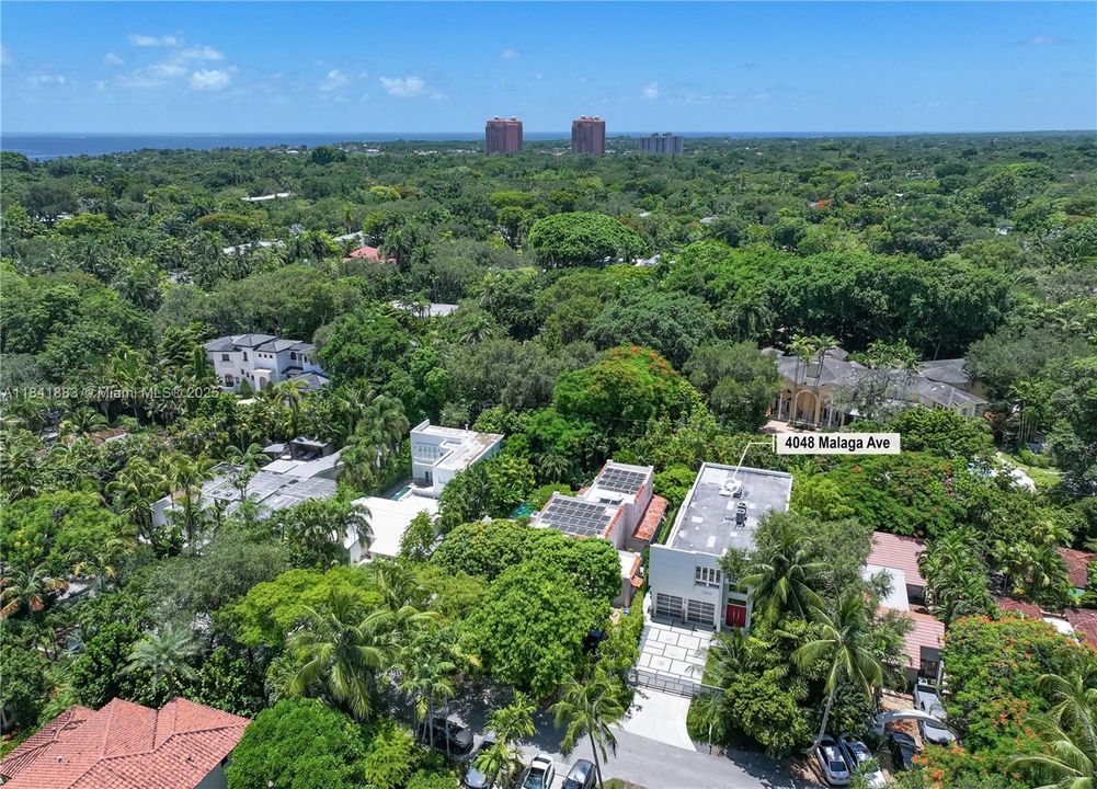 Active With Contract: $3,795,000 (4 beds, 3 baths, 3751 Square Feet)