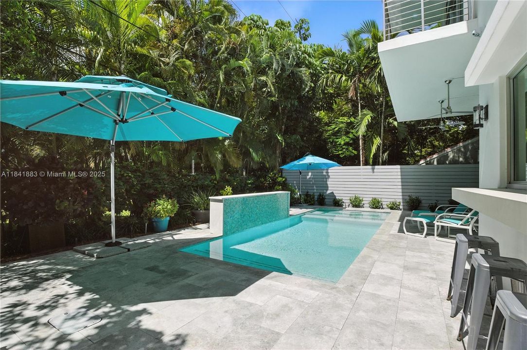 Active With Contract: $3,795,000 (4 beds, 3 baths, 3751 Square Feet)