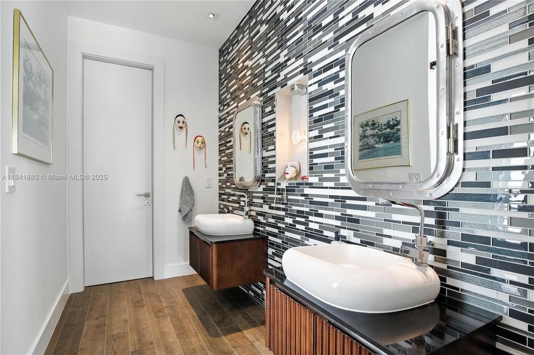 Active With Contract: $3,795,000 (4 beds, 3 baths, 3751 Square Feet)