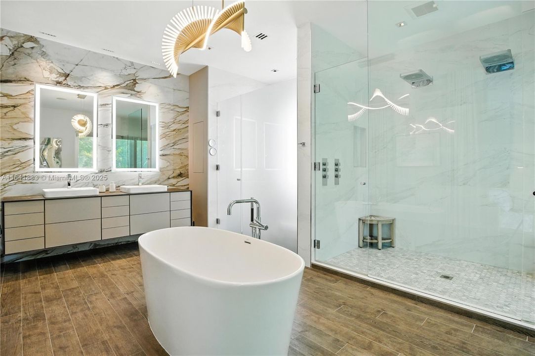 Active With Contract: $3,795,000 (4 beds, 3 baths, 3751 Square Feet)