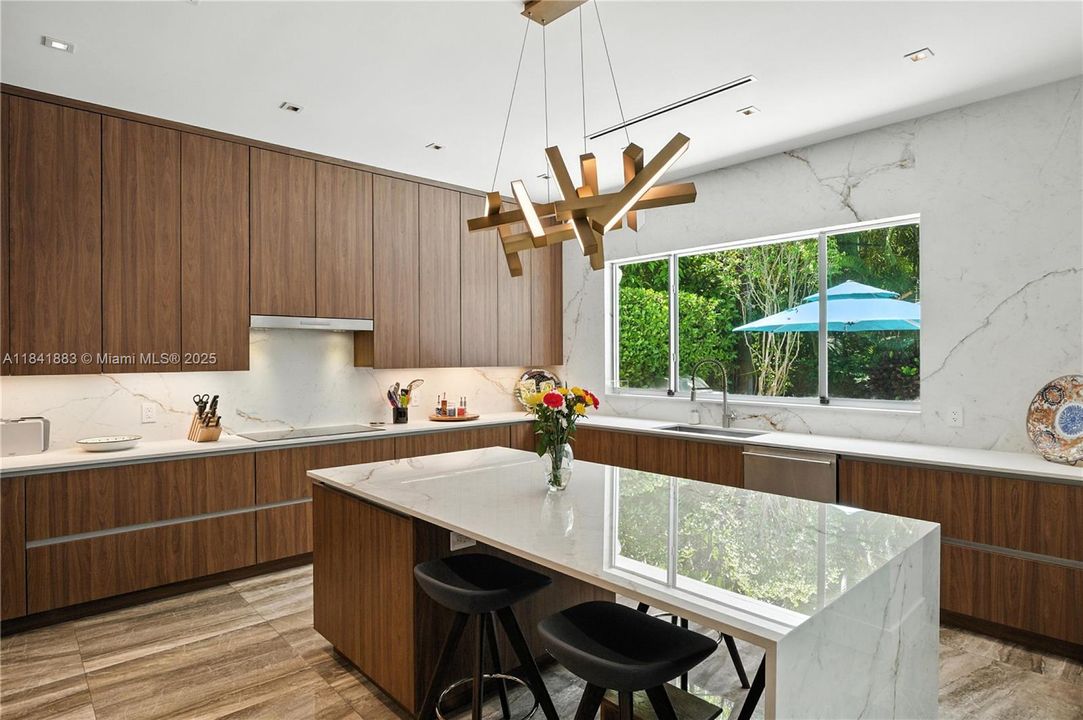 Active With Contract: $3,795,000 (4 beds, 3 baths, 3751 Square Feet)