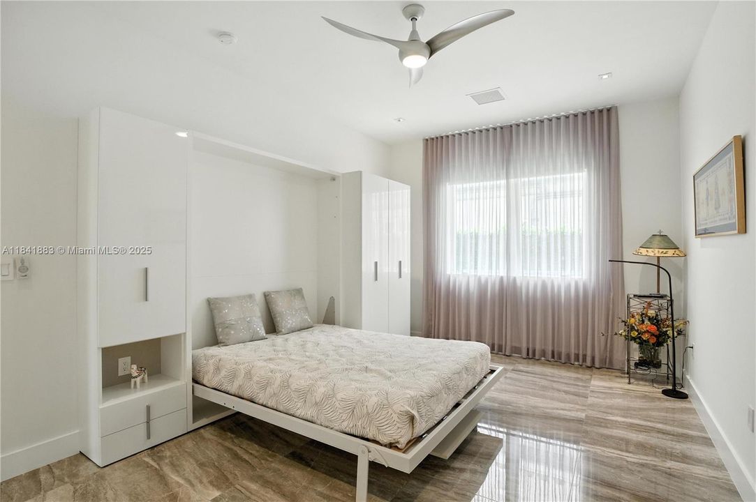 Active With Contract: $3,795,000 (4 beds, 3 baths, 3751 Square Feet)