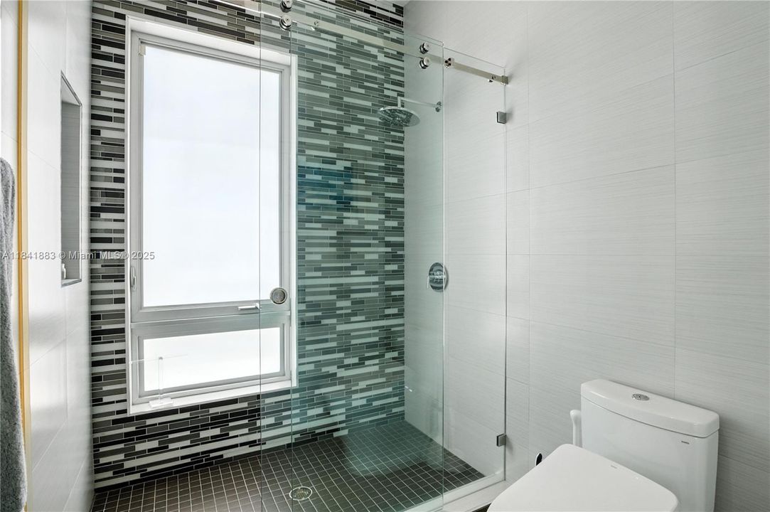 Active With Contract: $3,795,000 (4 beds, 3 baths, 3751 Square Feet)