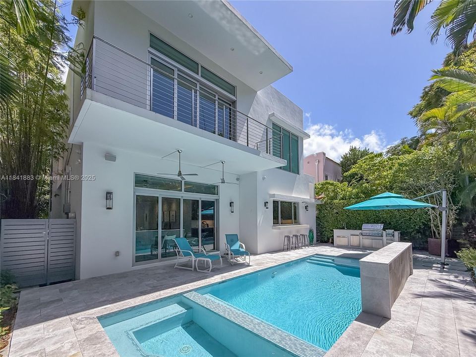 Active With Contract: $3,795,000 (4 beds, 3 baths, 3751 Square Feet)