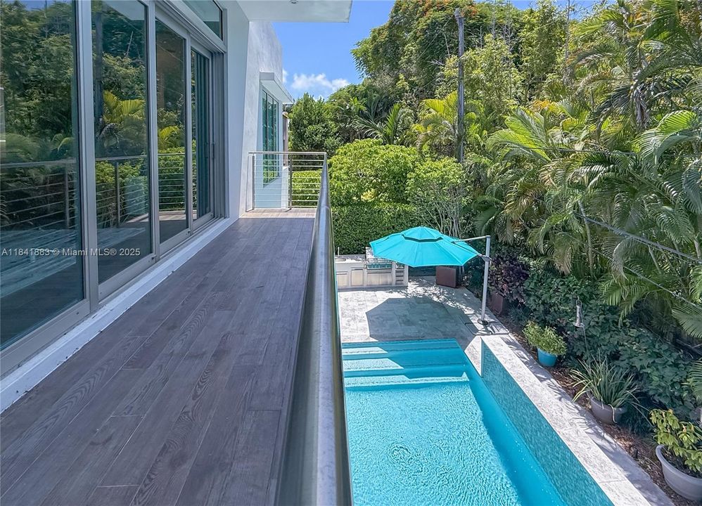 Active With Contract: $3,795,000 (4 beds, 3 baths, 3751 Square Feet)