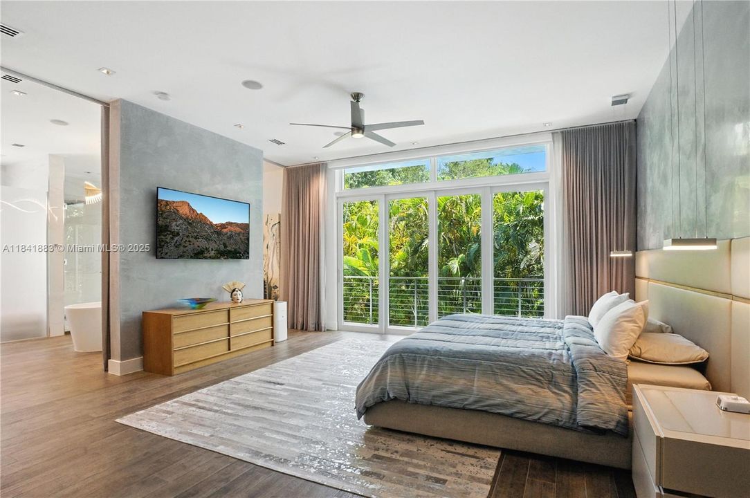 Active With Contract: $3,795,000 (4 beds, 3 baths, 3751 Square Feet)