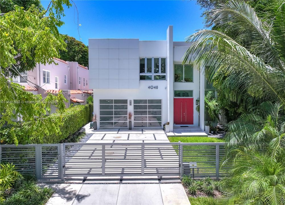 Active With Contract: $3,795,000 (4 beds, 3 baths, 3751 Square Feet)