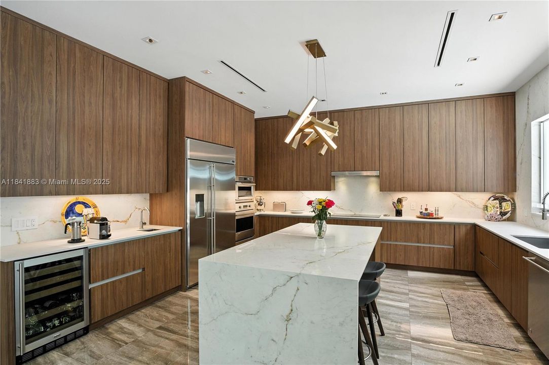 Active With Contract: $3,795,000 (4 beds, 3 baths, 3751 Square Feet)