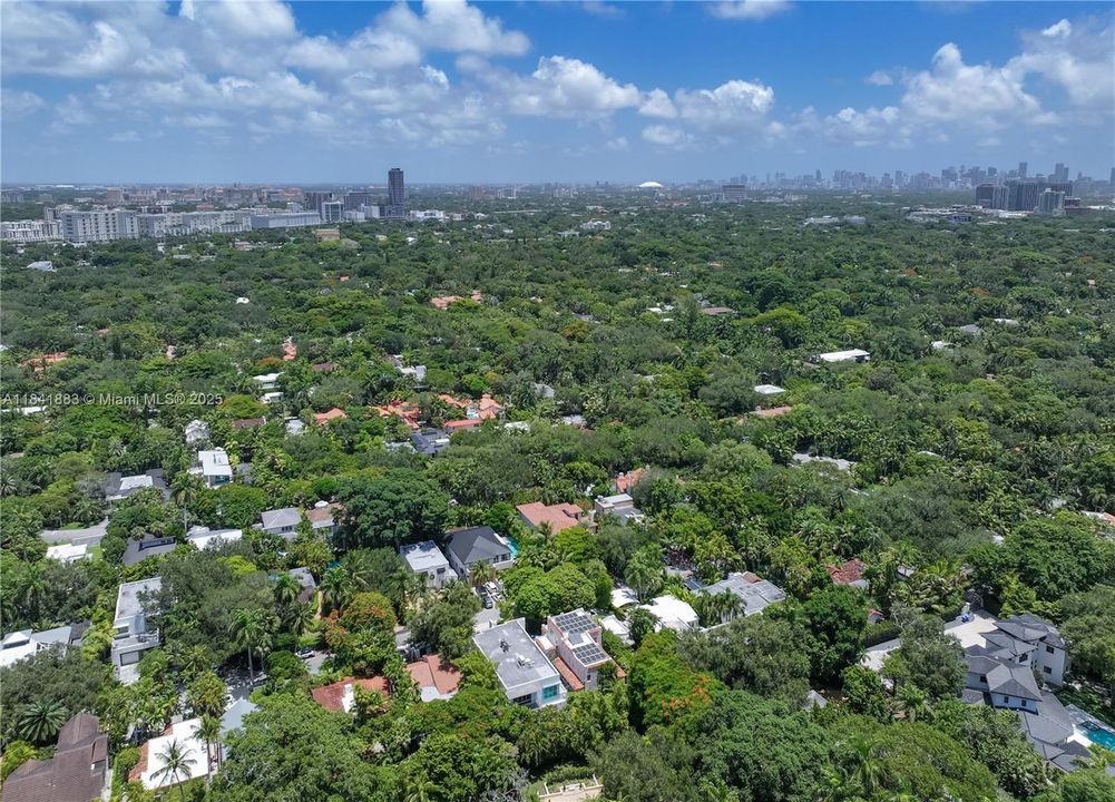 Active With Contract: $3,795,000 (4 beds, 3 baths, 3751 Square Feet)