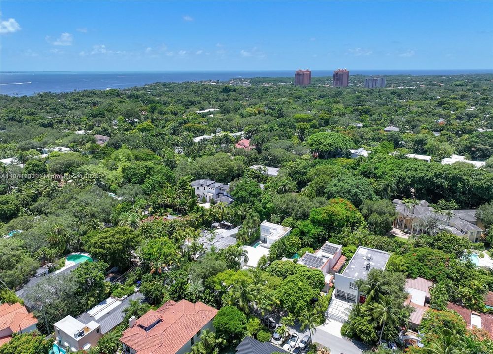 Active With Contract: $3,795,000 (4 beds, 3 baths, 3751 Square Feet)