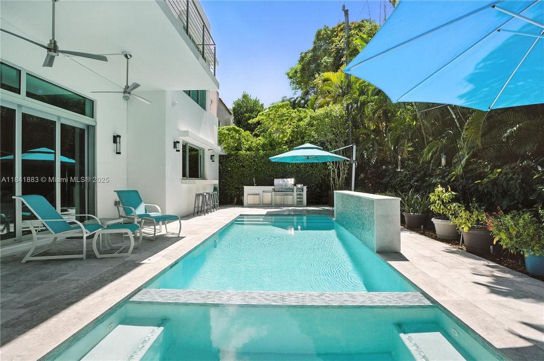 Active With Contract: $3,795,000 (4 beds, 3 baths, 3751 Square Feet)