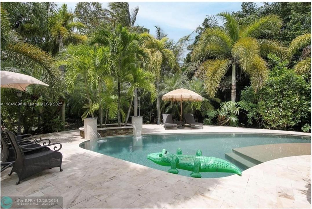 Active With Contract: $2,199,900 (4 beds, 4 baths, 4212 Square Feet)