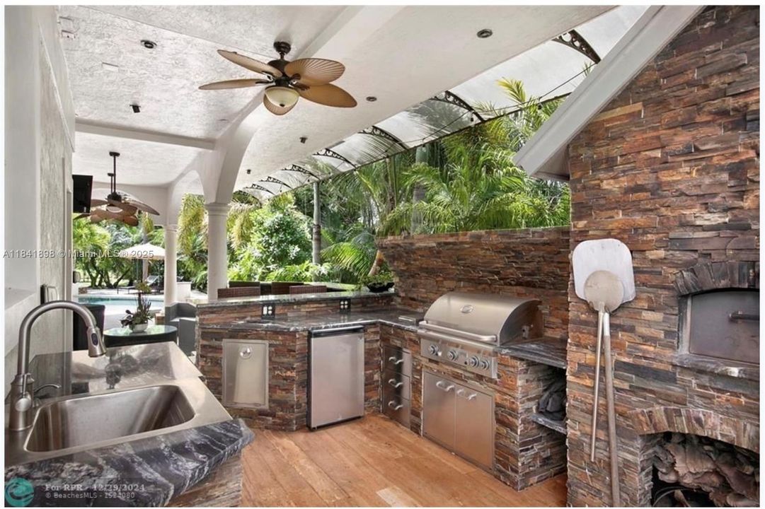 Active With Contract: $2,199,900 (4 beds, 4 baths, 4212 Square Feet)