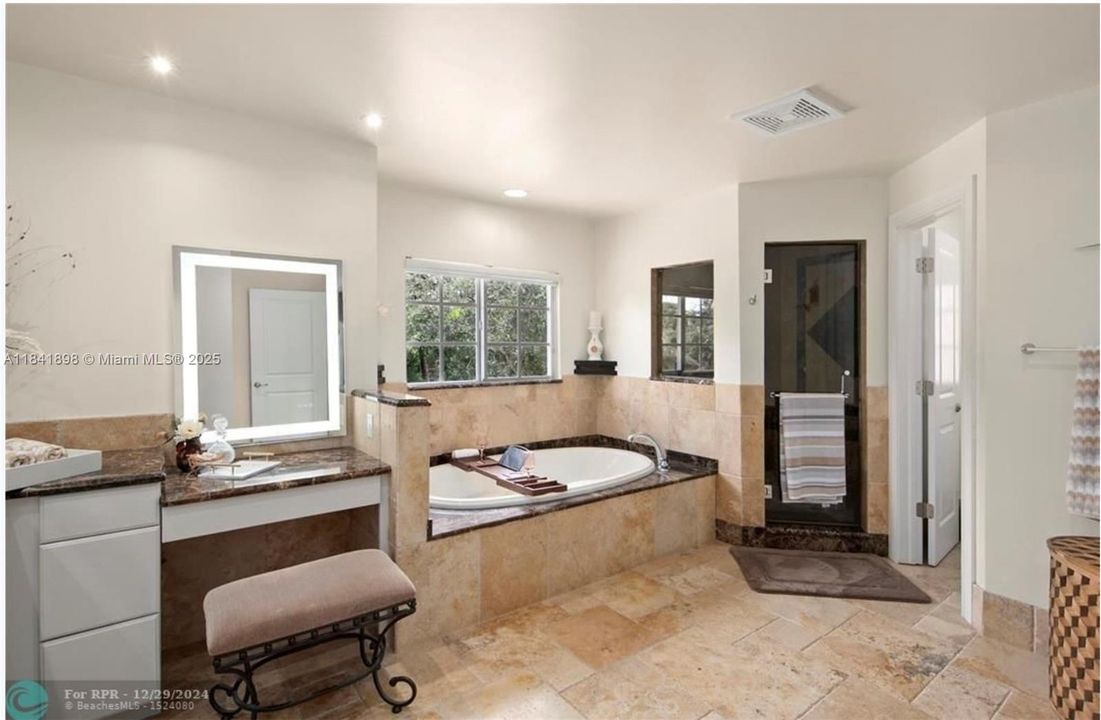 Active With Contract: $2,199,900 (4 beds, 4 baths, 4212 Square Feet)