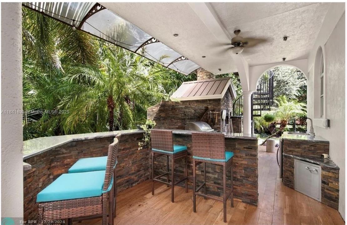 Active With Contract: $2,199,900 (4 beds, 4 baths, 4212 Square Feet)