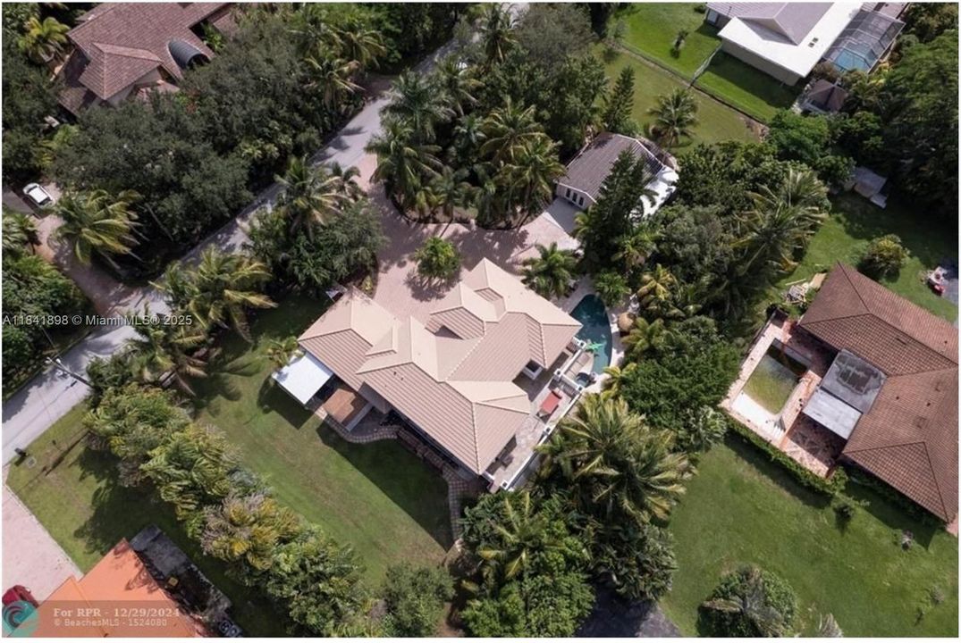 Active With Contract: $2,199,900 (4 beds, 4 baths, 4212 Square Feet)