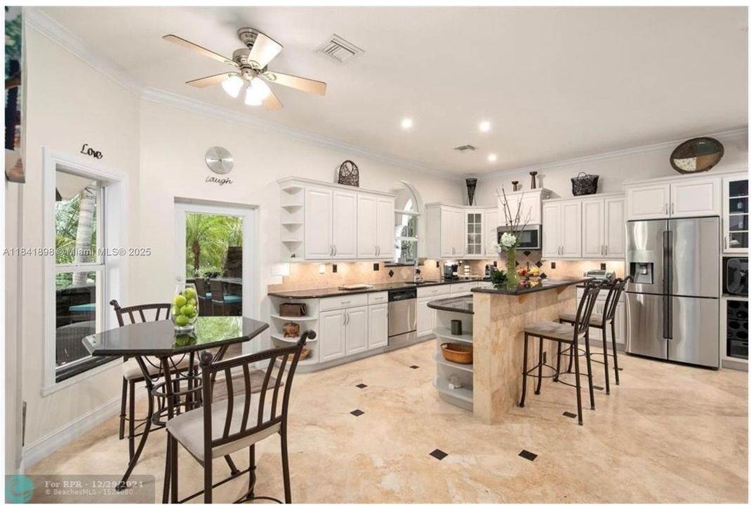 Active With Contract: $2,199,900 (4 beds, 4 baths, 4212 Square Feet)