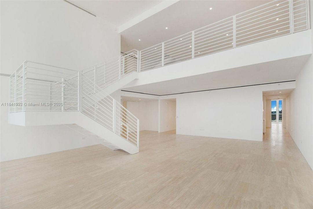 Vendido Recientemente: $38,200,000 (5 camas, 8 baños, 5675 Pies cuadrados)