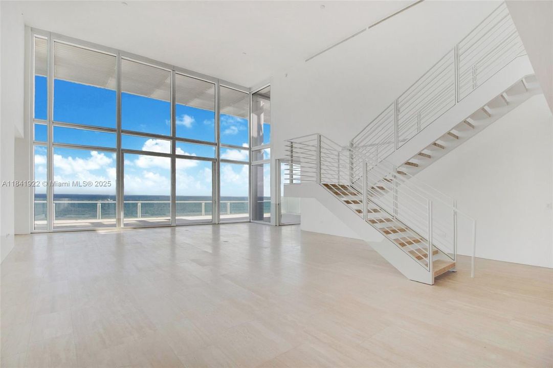 Vendido Recientemente: $38,200,000 (5 camas, 8 baños, 5675 Pies cuadrados)