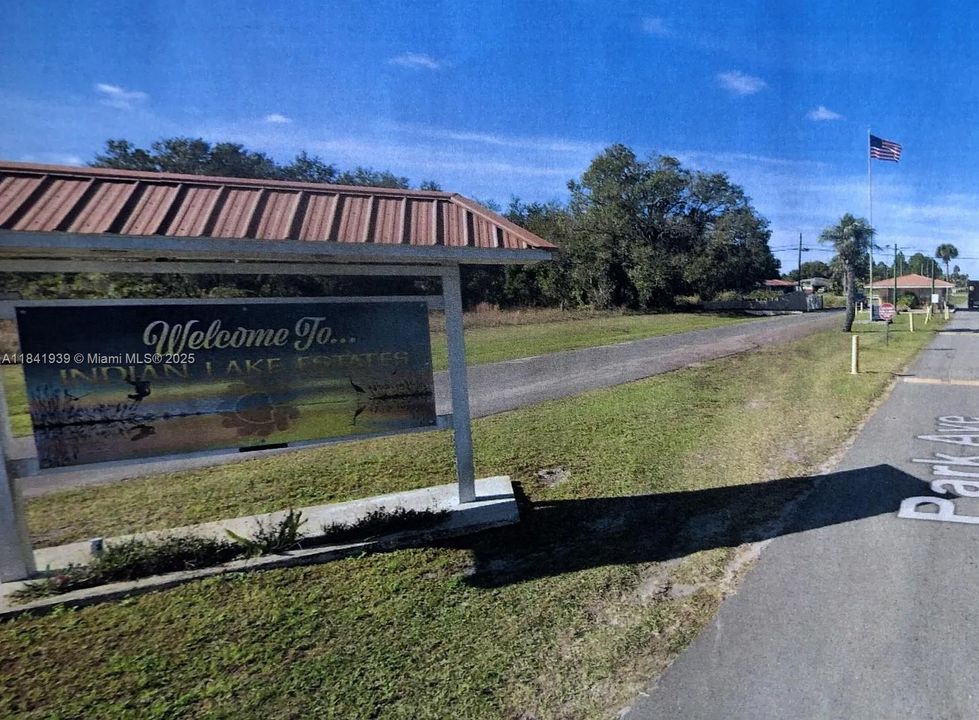 待售: $18,500 (0.50 acres)