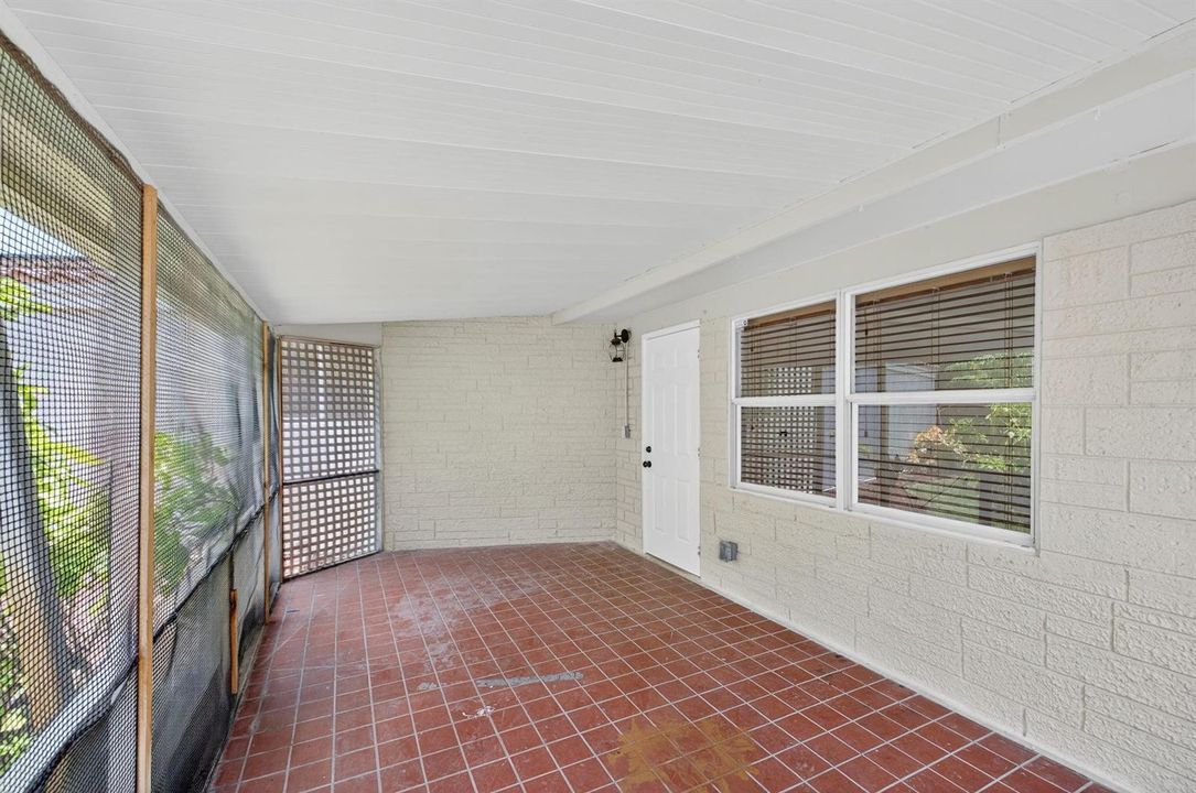Screened-In Patio
