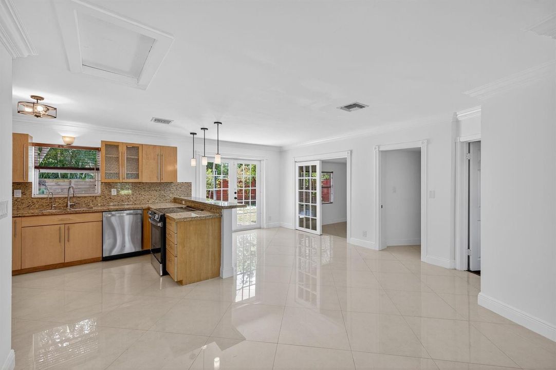 Kitchen/Dining Area