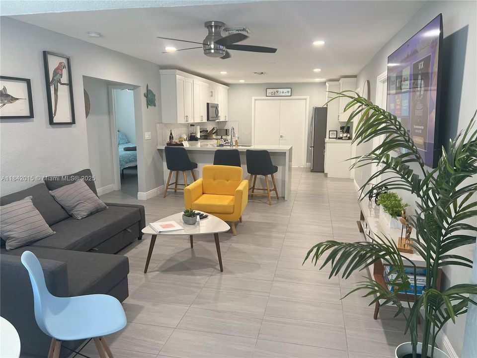 Recently Rented: $3,050 (3 beds, 2 baths, 1218 Square Feet)