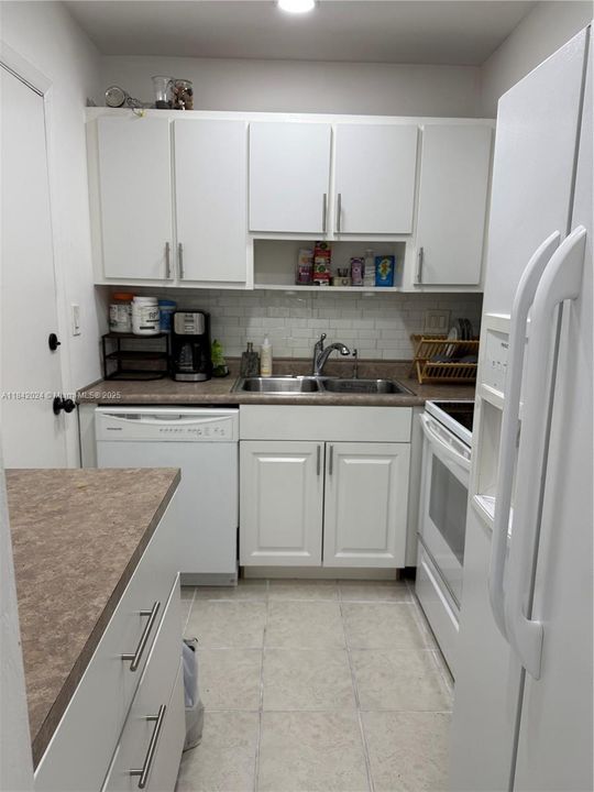 En Venta: $235,000 (2 camas, 1 baños, 850 Pies cuadrados)