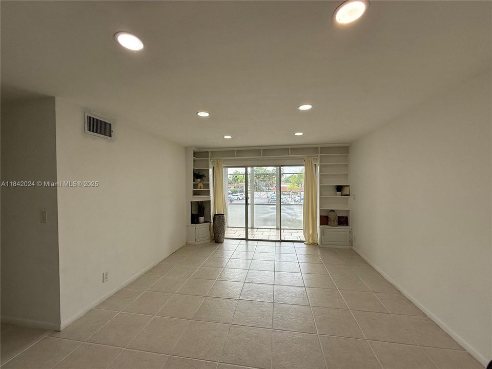 En Venta: $235,000 (2 camas, 1 baños, 850 Pies cuadrados)