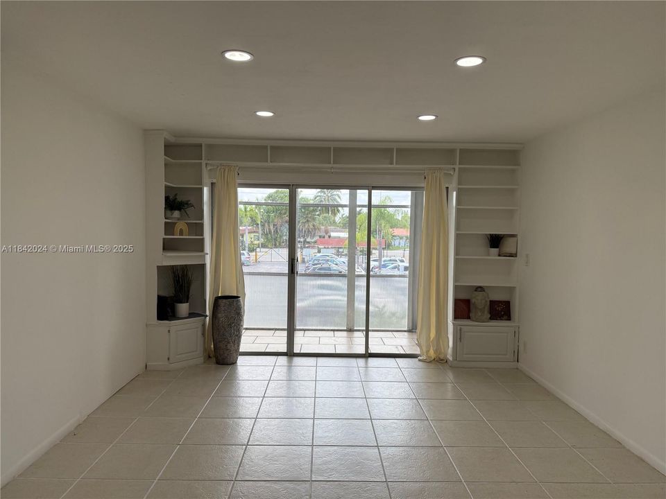 En Venta: $235,000 (2 camas, 1 baños, 850 Pies cuadrados)