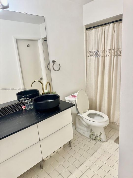 En Venta: $235,000 (2 camas, 1 baños, 850 Pies cuadrados)