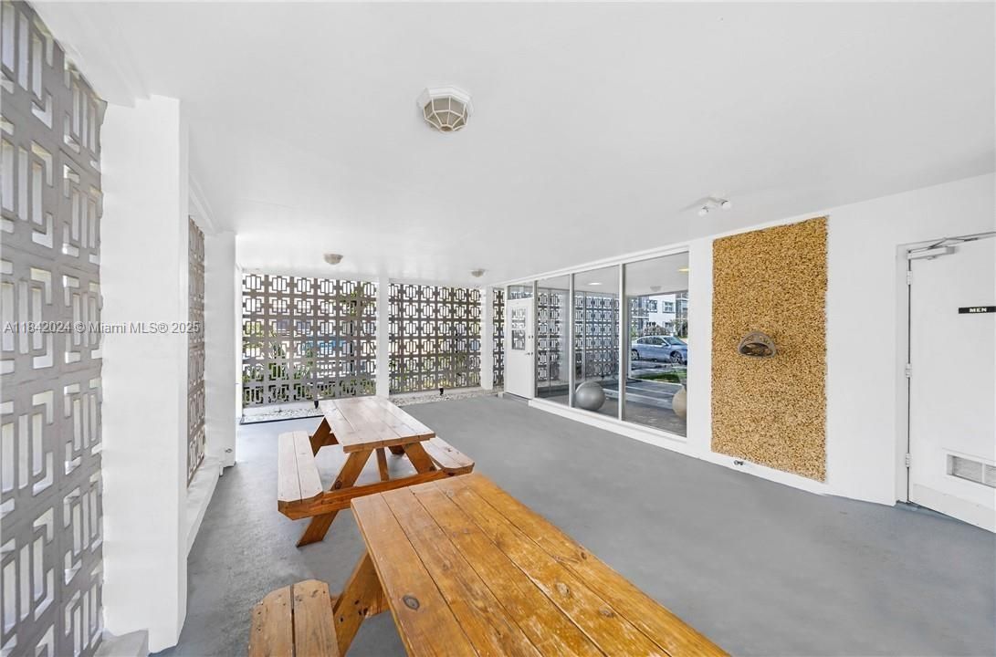 En Venta: $235,000 (2 camas, 1 baños, 850 Pies cuadrados)