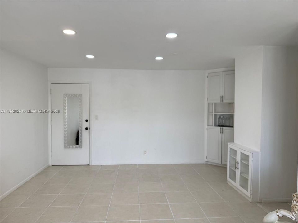 En Venta: $235,000 (2 camas, 1 baños, 850 Pies cuadrados)