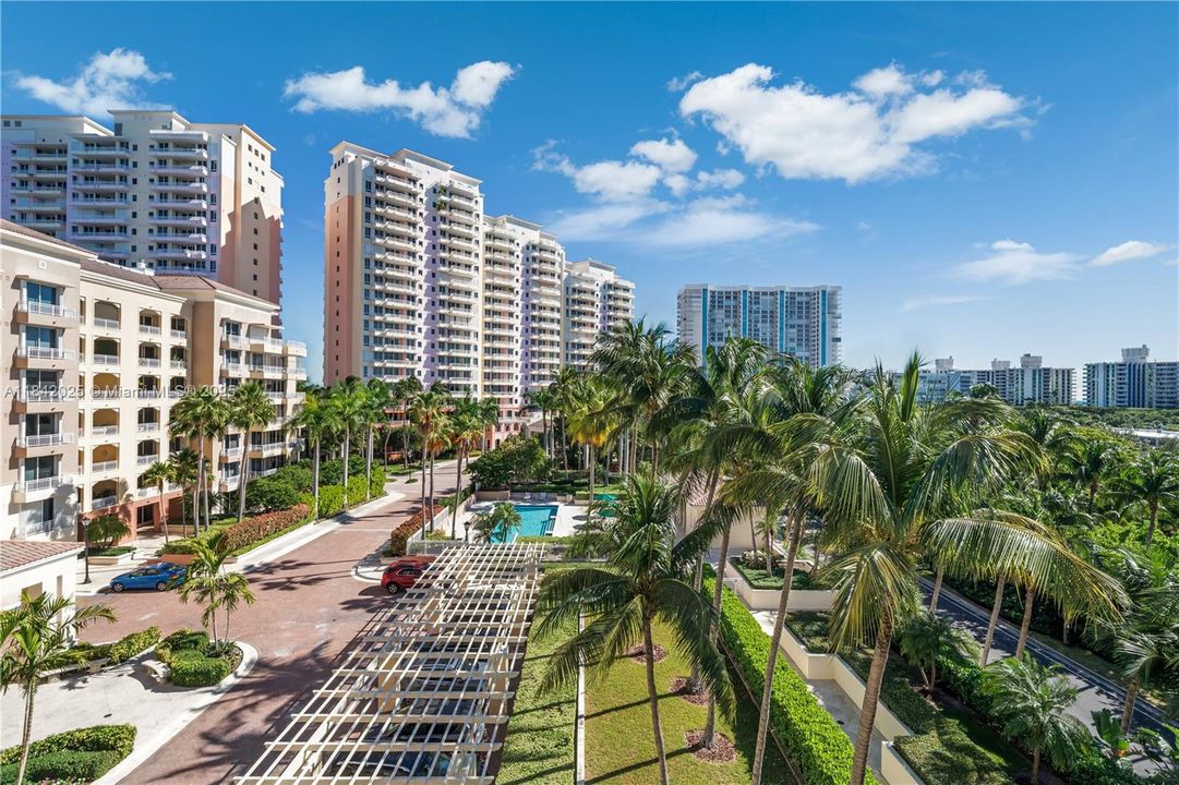 Недавно продано: $2,999,900 (3 спален, 4 ванн, 3112 Квадратных фут)