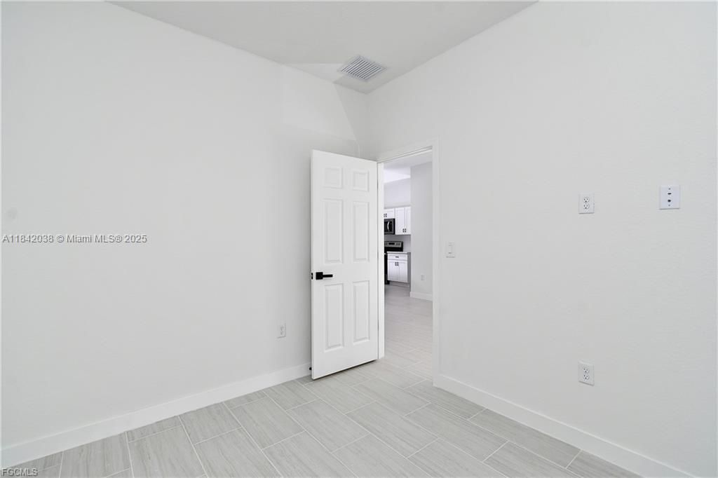 待售: $294,000 (3 贝兹, 2 浴室, 0 平方英尺)