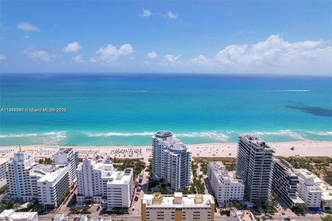 Recently Sold: $1,950,000 (2 beds, 2 baths, 1354 Square Feet)