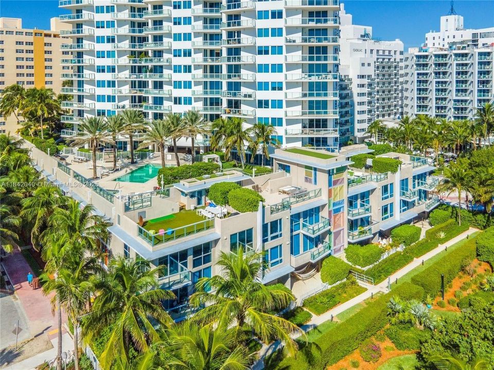 Recently Sold: $1,950,000 (2 beds, 2 baths, 1354 Square Feet)