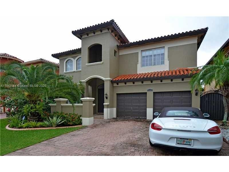 Recently Rented: $5,500 (4 beds, 3 baths, 2830 Square Feet)