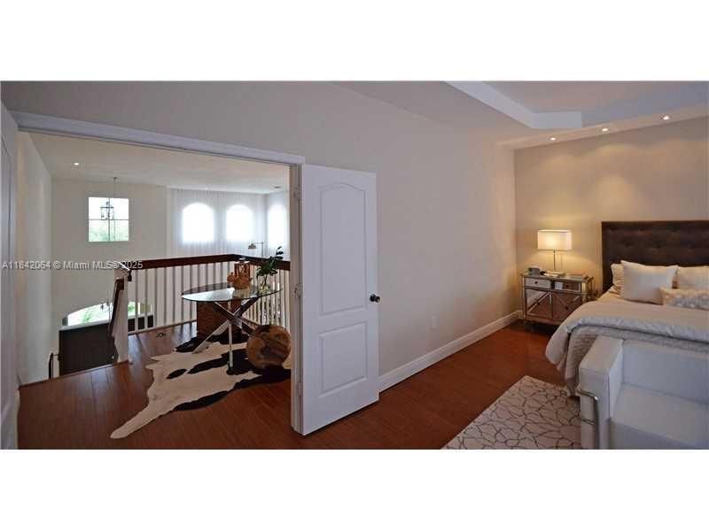 Recently Rented: $5,500 (4 beds, 3 baths, 2830 Square Feet)