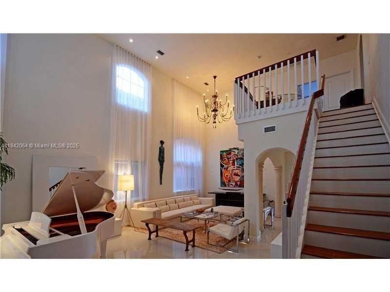 Recently Rented: $5,500 (4 beds, 3 baths, 2830 Square Feet)