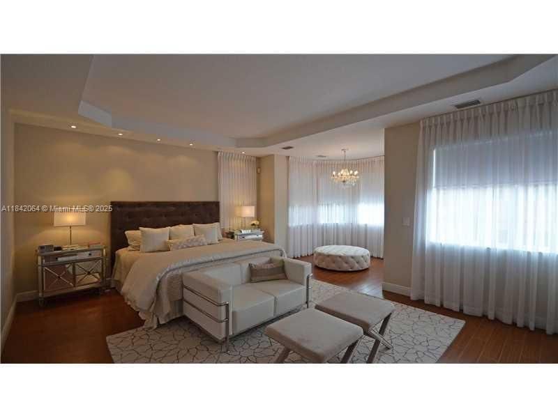 Recently Rented: $5,500 (4 beds, 3 baths, 2830 Square Feet)