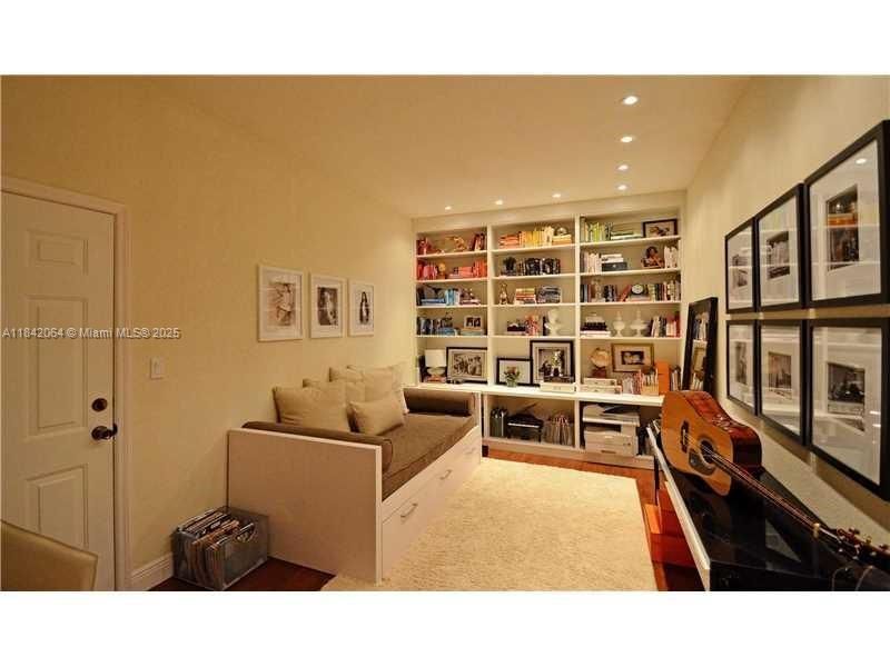 Recently Rented: $5,500 (4 beds, 3 baths, 2830 Square Feet)