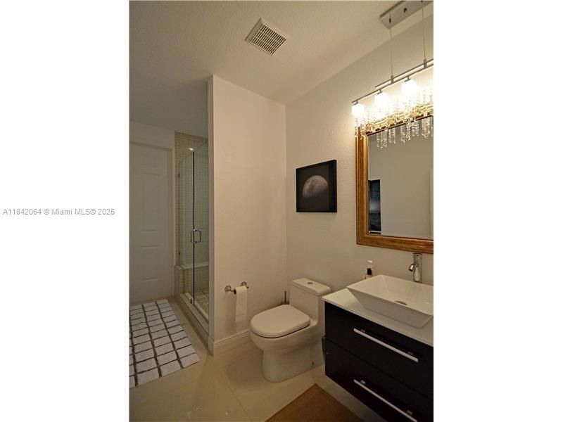 Recently Rented: $5,500 (4 beds, 3 baths, 2830 Square Feet)