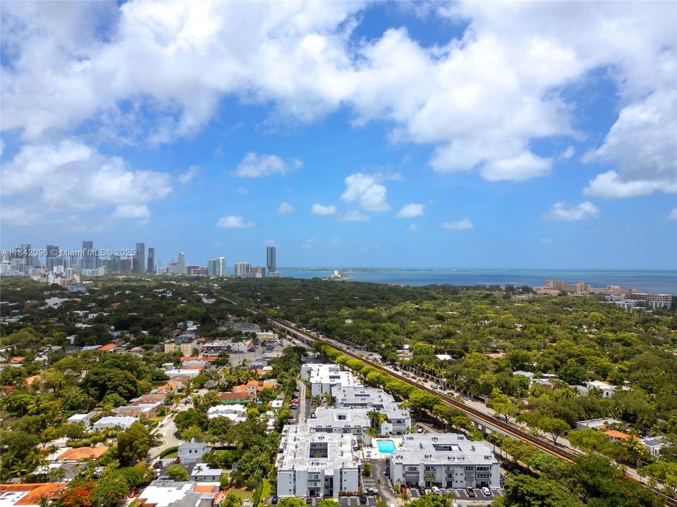 Activo con contrato: $225,000 (1 camas, 1 baños, 611 Pies cuadrados)