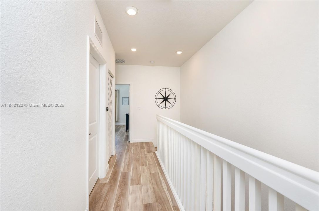 На продажу: $429,999 (3 спален, 2 ванн, 1362 Квадратных фут)